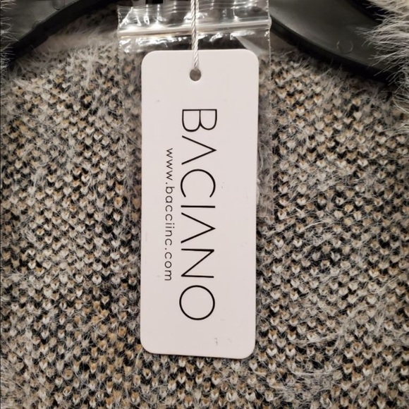 Sweater - Picture 4 of 4